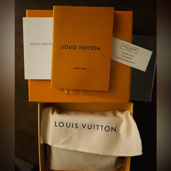 Louis Vuitton Damier bifold wallet NEW! - Picture 9 of 9